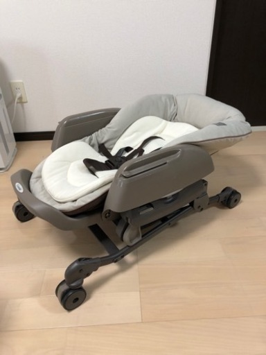 美品　Combi ネムリラ　電動　スイングベッド&チェア