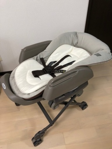 美品　Combi ネムリラ　電動　スイングベッド&チェア