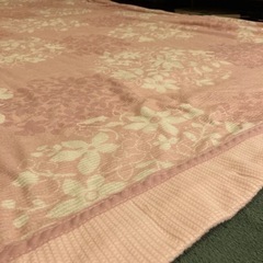 ピンクの夏用タオルケットの画像