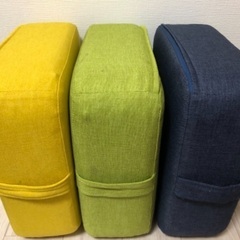 クッション　四角いクッション　かため　イエロー・ブルー