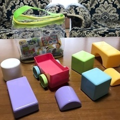 音の鳴るベビーブロックつみき(専用の袋つき)