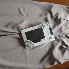 ユニクロ　ズボン　おまけストッキング