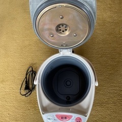 3リットルの大型電気ポットの画像