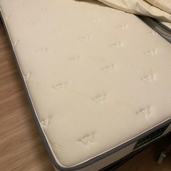 シングルマットレス、シングルベッドフレームの画像