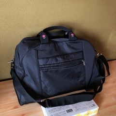 美品★お花の刺繍付き、ボストンバックの画像