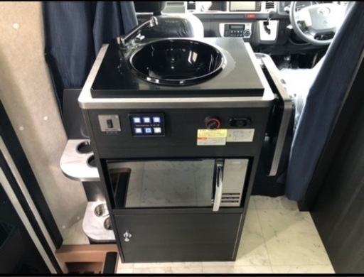 キャンピングカー新車四駆　ハイエース