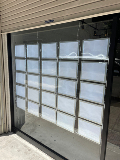 不動産屋に最適　連結LEDパネル