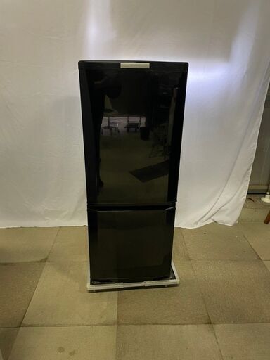 MITSUBISHI 2014年製冷蔵庫 MR-P15X-B　146L ラウンドカットデザイン LED照明 耐熱トップテーブル
