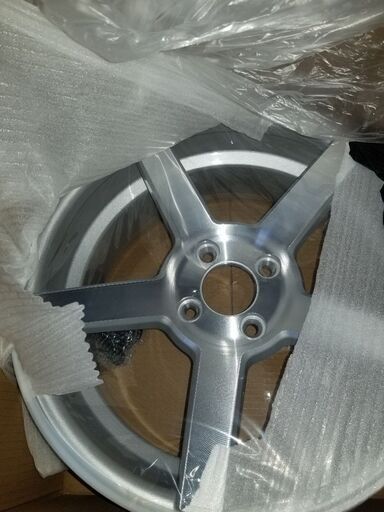 16インチステルスレーシングspec02 7j+30通し新品未使用