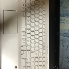 VAIO Eシリーズ SVE15125CJW i3 6gb ssdの画像