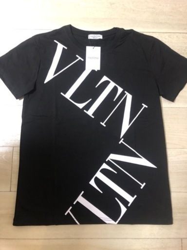 ヴァレンティノ半袖