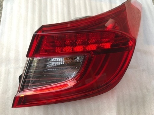 格安　アコードCV3 右側テールライト