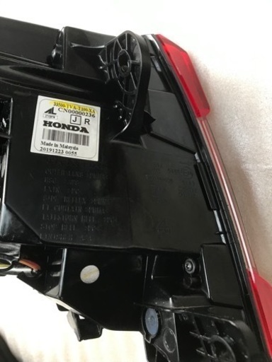 格安　アコードCV3 右側テールライト