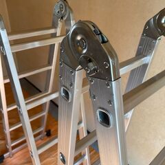 脚立 はしご 簡単変化 ステップ アルミ 多機能 折りたたみ 足場 便利 多関節脚立 洗車 作業の画像