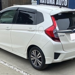🌏フィットハイブリッド🌏ワンオーナー🌏車検長い🌏ナビ、TV、ETC、Bカメラ🌏クローズコントロール、ペダルシフト🌏の画像