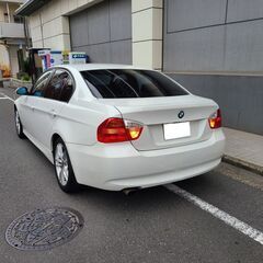 BMW320ハイライン　H20　車検5/5　走行54000ｋ　社外2ＤＩＮナビ＆フルセグＴＶ　カラーバックカメラ　ＥＴＣ　黒革シート　社外17ＡＷ　キセノン　禁煙車の画像