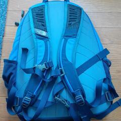 THE NORTH FACE リュック　青　使用感色褪せ若干ありますが、汚くはありません。の画像