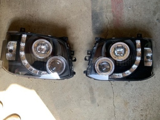 ハイエース200系3型　プロジェクターヘッドライト