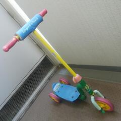 子供用三輪キックスケーター