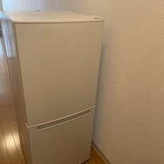 ニトリ冷蔵庫　106L 500円