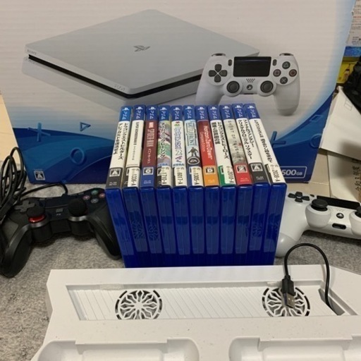 プレステ4ソフト11本コントローラー4つ