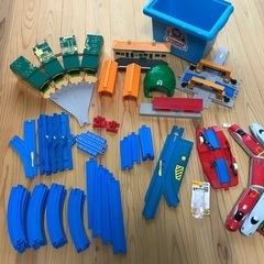プラレール＋トーマス機関庫