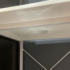 【受け渡し予定者設定済】テーブル 600 x 600 x 700 ホワイトの画像