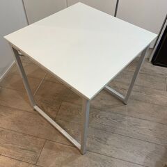 【受け渡し予定者設定済】テーブル 600 x 600 x 700...