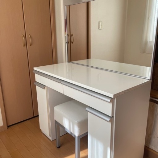 大塚家具にて購入☆ドレッサー美品☆スツール込み