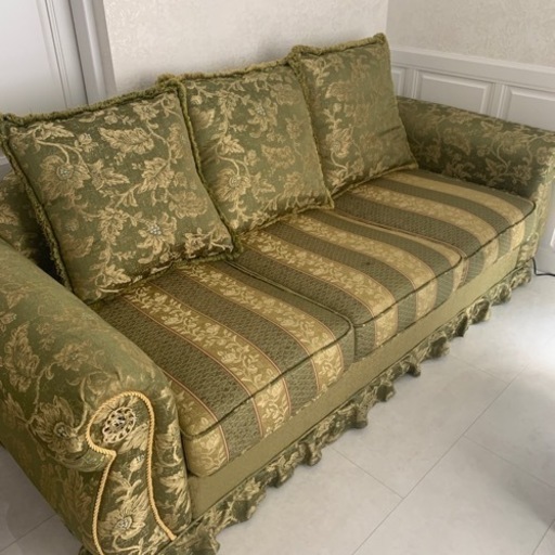 ソファ　３人掛け　グレーカバー付き