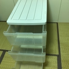 衣類収納ボックスの画像