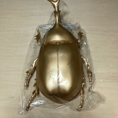 077 ● アミューズ景品　mega カブトムシ　ゴールドカラー