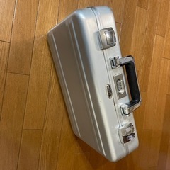 ZEROHALLIBURTON  ジュラルミンアタッシュケースの画像