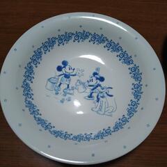 ディズニー深皿とガラスコップ、塩コショウ入れの画像