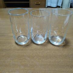 ディズニー深皿とガラスコップ、塩コショウ入れの画像