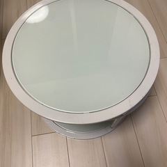ガラステーブルの画像