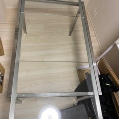 伸縮性　ガラステーブルの画像