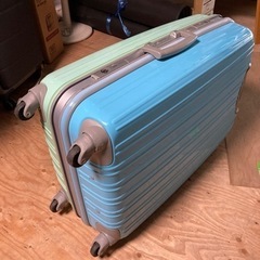 ● キャリーケース、キャリーバック、スーツケースの画像
