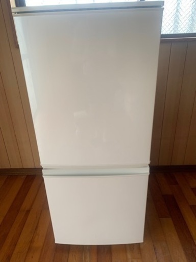 美品！シャープSHARP 冷蔵庫137L