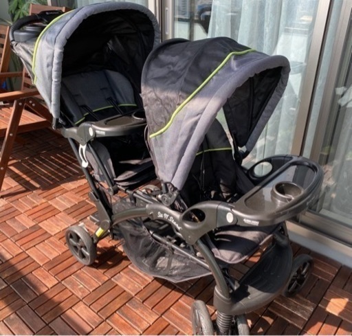 二人乗りベビーカー、シット&スタンド　ダブル　ピスタチオ色