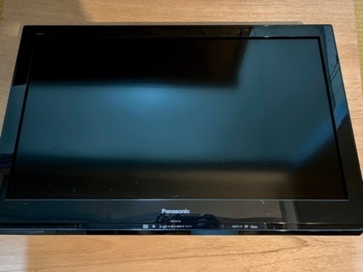 Panasonic パナソニック　32インチテレビ　　壁掛け