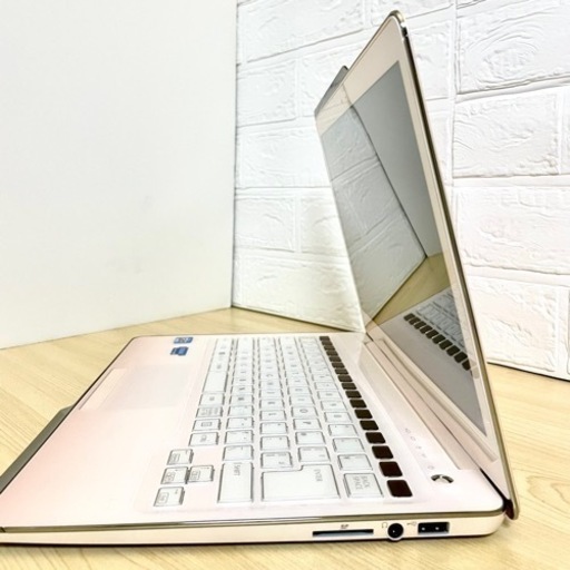 美品CORE i5 HDD1000GB WebカメラBluetooth搭載 軽量薄型