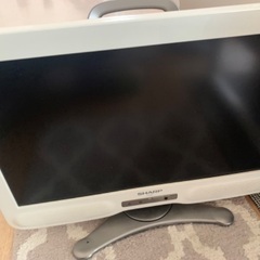 2010年 AQUOS SHARP ２０インチ液晶テレビ　無料 