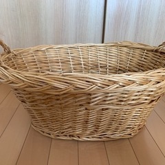 藤のカゴ