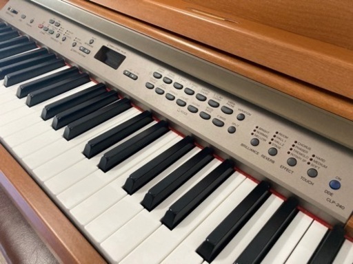 ヤマハ　クラビノーバ 《CLP240》電子ピアノ