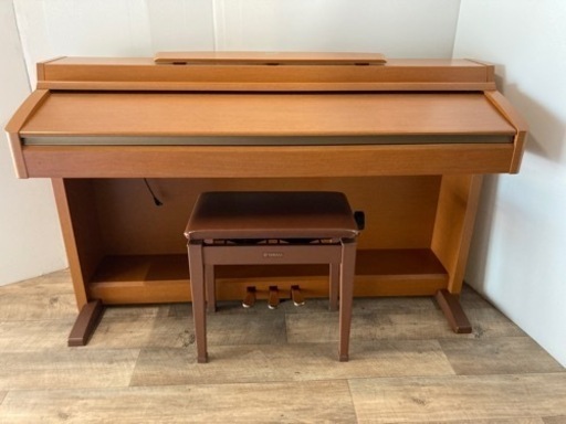 ヤマハ　クラビノーバ 《CLP240》電子ピアノ