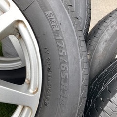 ブリヂストン夏タイヤアルミホイール付き４本セット１７５-65-１４の画像