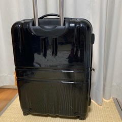 取引中　黒　スーツケース　鍵付き