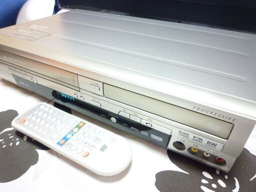 （お渡し者様が決まりましたので質問を終了させて戴きます）DX BROADTEC VHS DVD 一体型 レコーダー デッキ プレーヤー DVR-120Vビデオ リモコン付