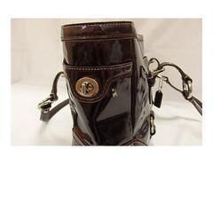 COACHエナメルトート、ブラウンの画像